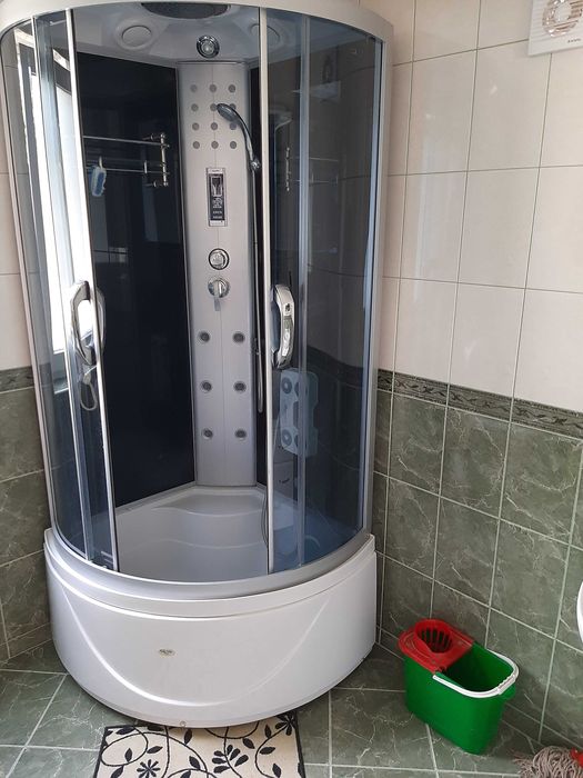 Житловий будинок із земельною ділянкою