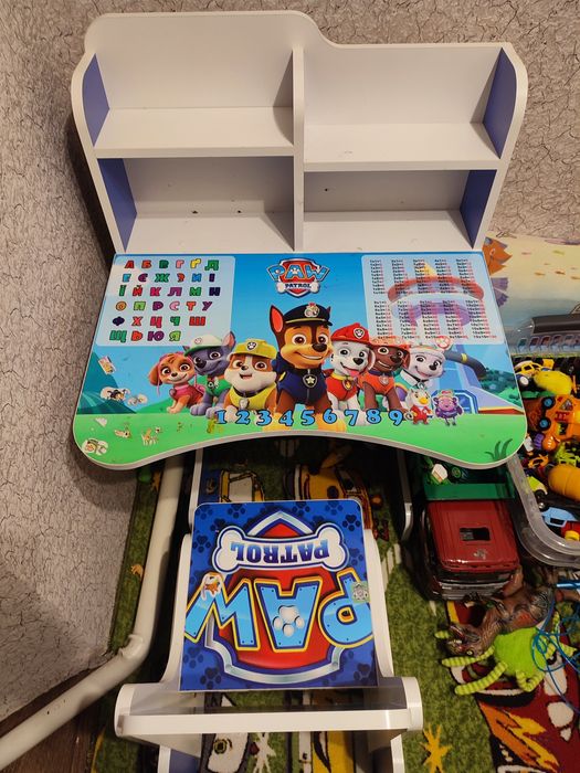 Продам столик і стільчика