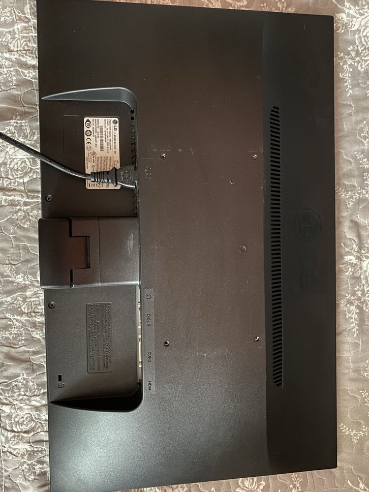 Monitor LG Flatron E2441 24”