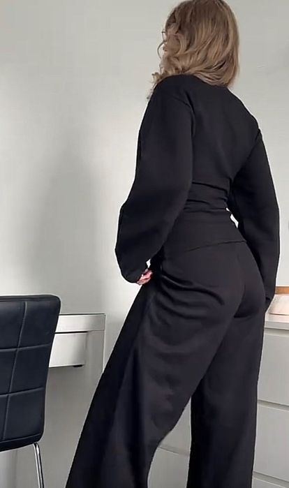 Костюм Zara з приталеною кофтою