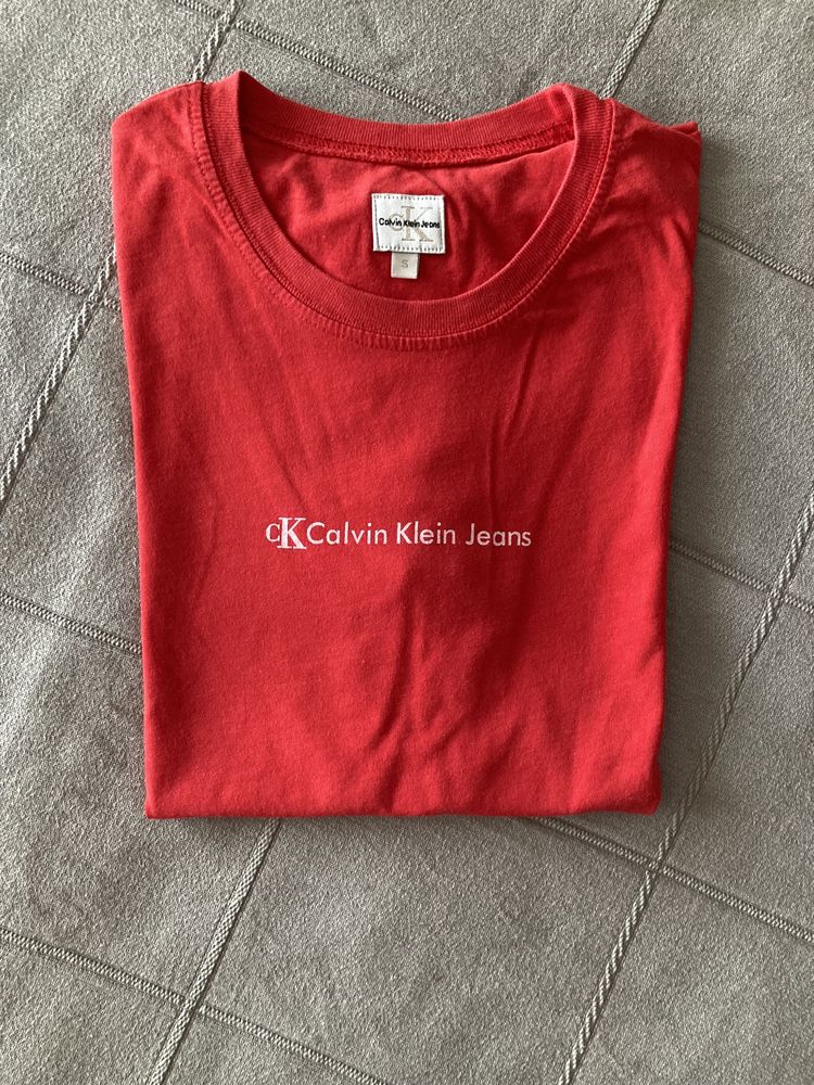T-Shirt Calvin Klein Jean’s vermelha - tamanho S
