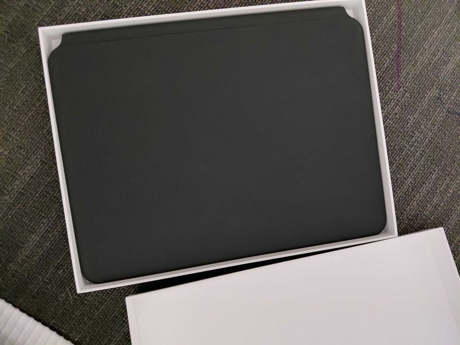 Capa Teclado Apple Magic Keyboard para iPad Air de 11''