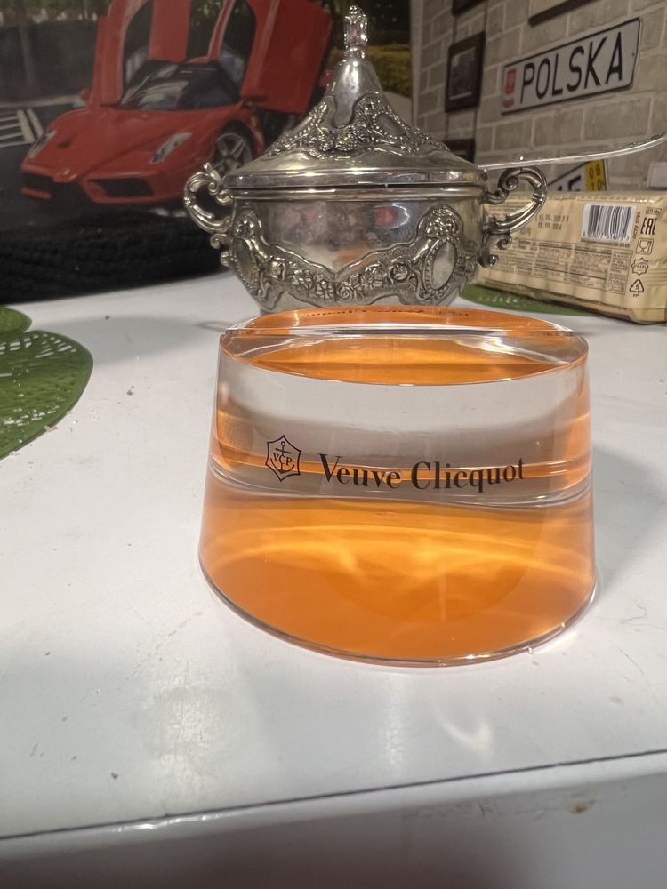 Подставка для шампанского Veuve Clicquot оранжевого цвета