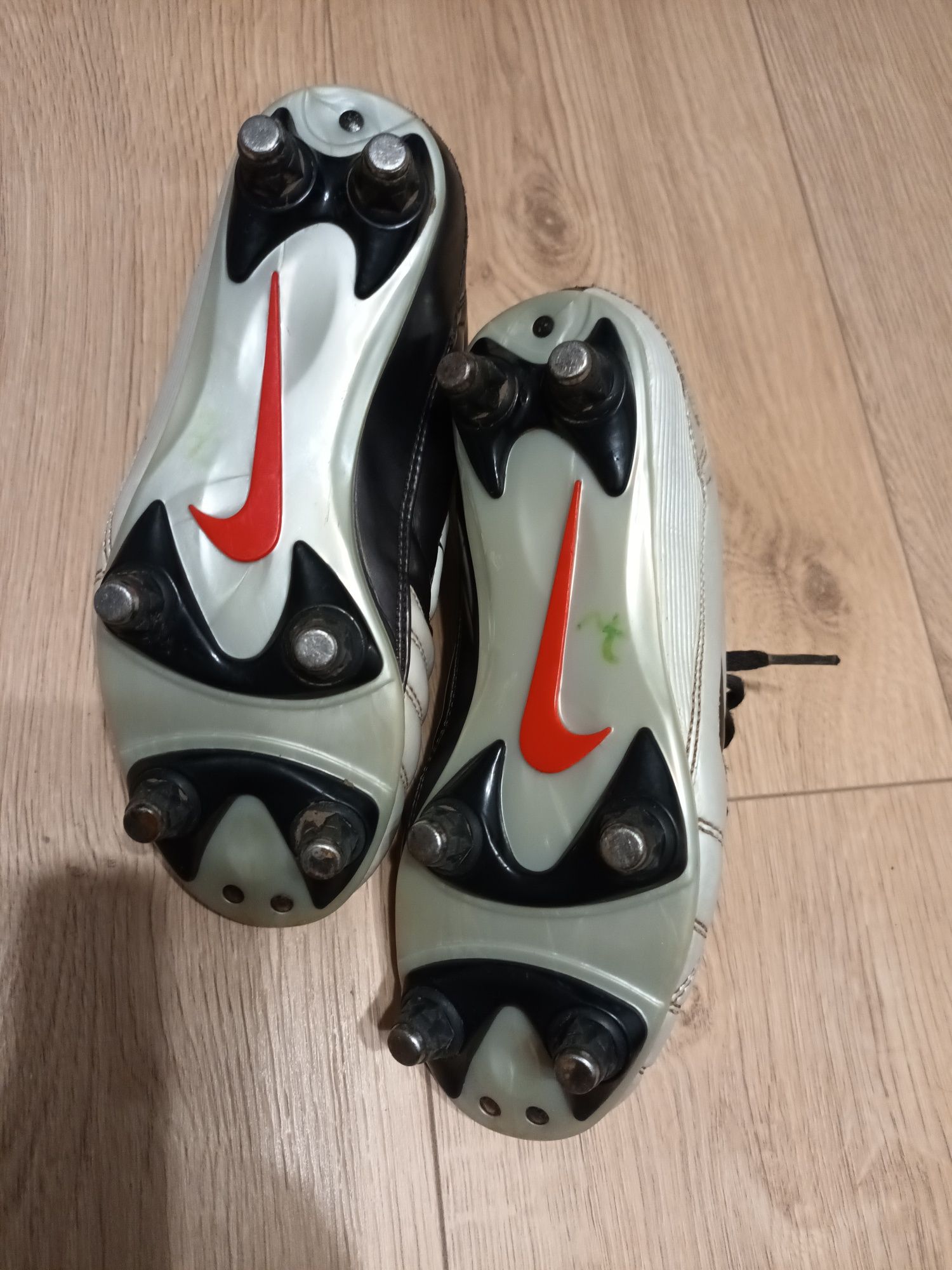 Buty do piłki korki Nike 31.5