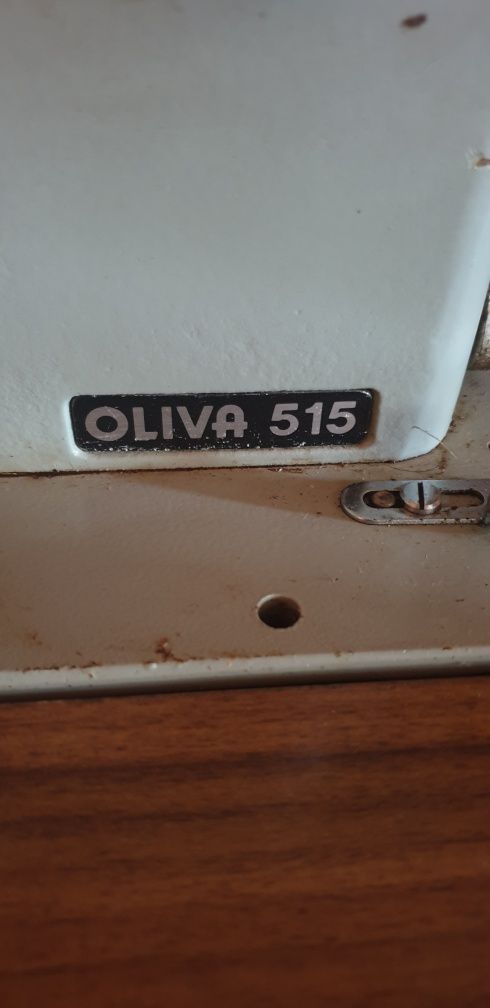 Máquina de costura oliva 515