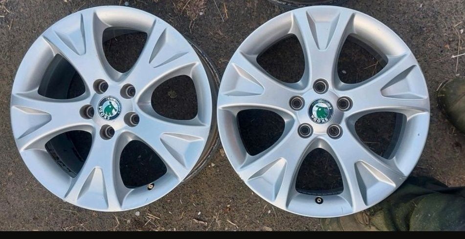 Oryginalne alufelgi skoda aluminiowe 5x112 ET45 17cali Seat Vw Audi