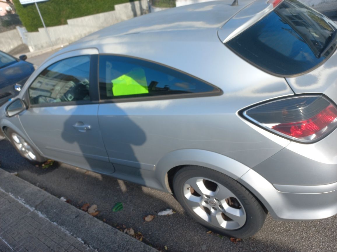 Opel Astra H GTC  a Gasolina