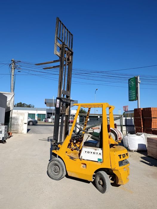 Empilhador toyota a gás
