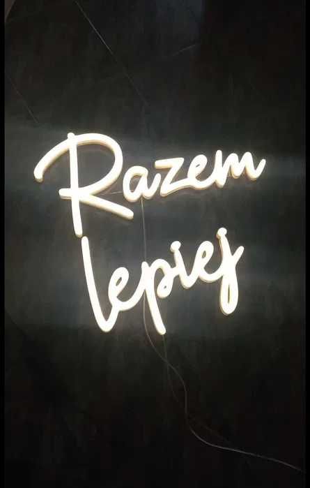 Napis  Razem Lepiej