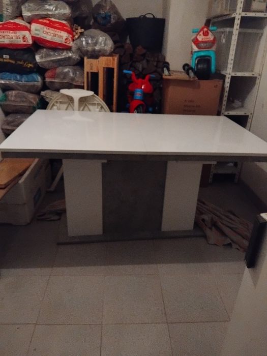 Mesa como nova medida93 por 1m60 preço 75 euros