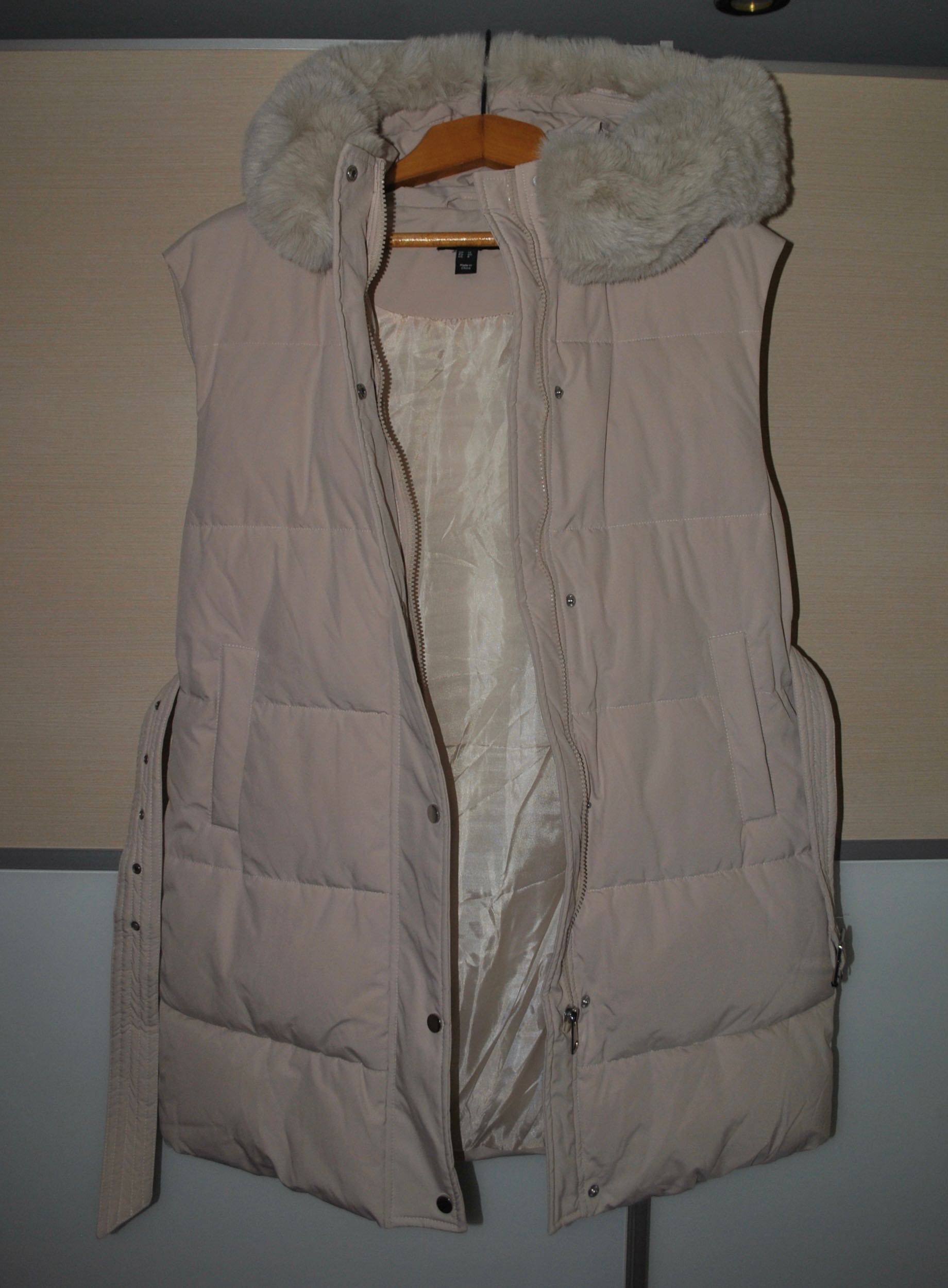 Безрукавка New Look жіноча утеплена куртка плащ пальто жилет