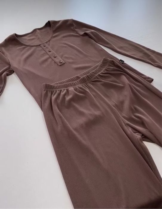 Домашній костюм, піжама