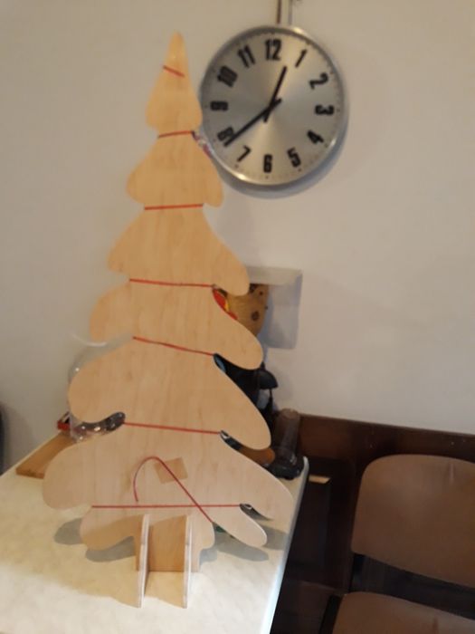 Ялинка з дерева та паперова