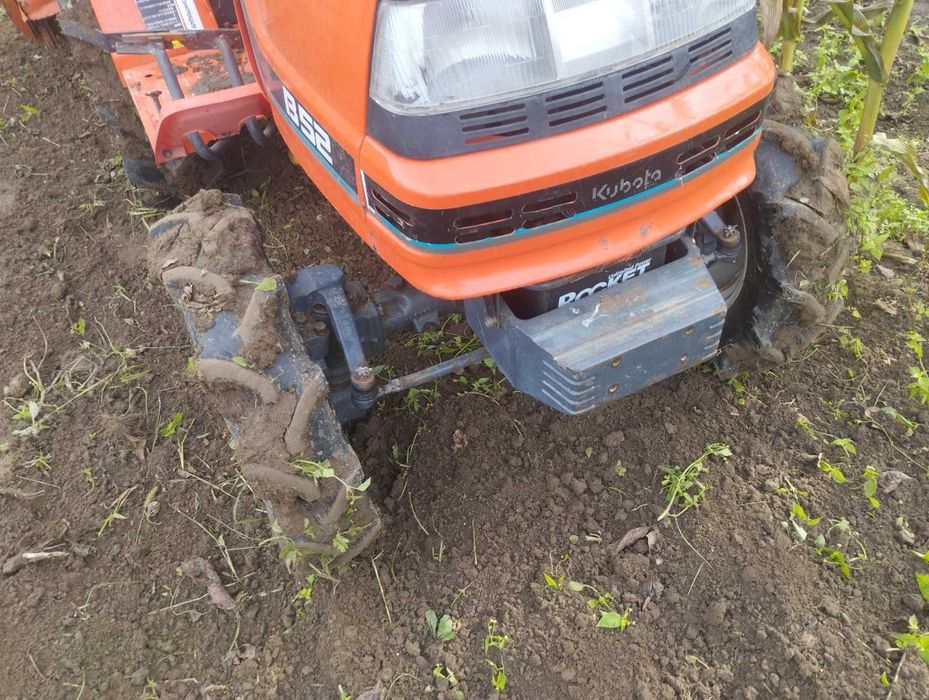 мінітрактор Кубота В-52