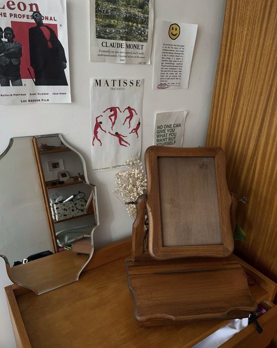 Drewniana toaletka vintage bez lustra