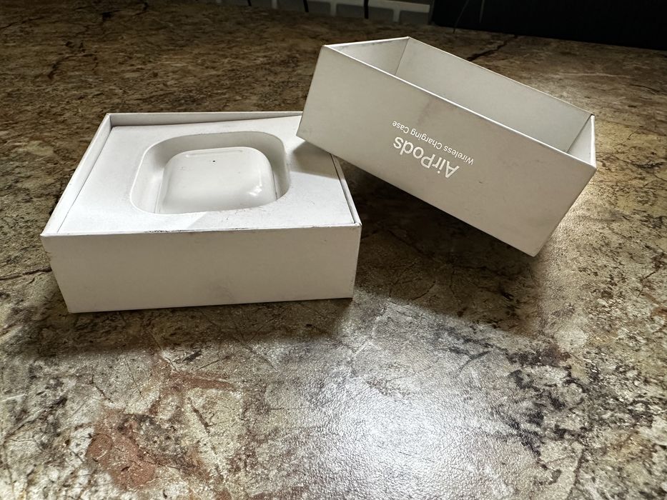 Продам AirPods 2