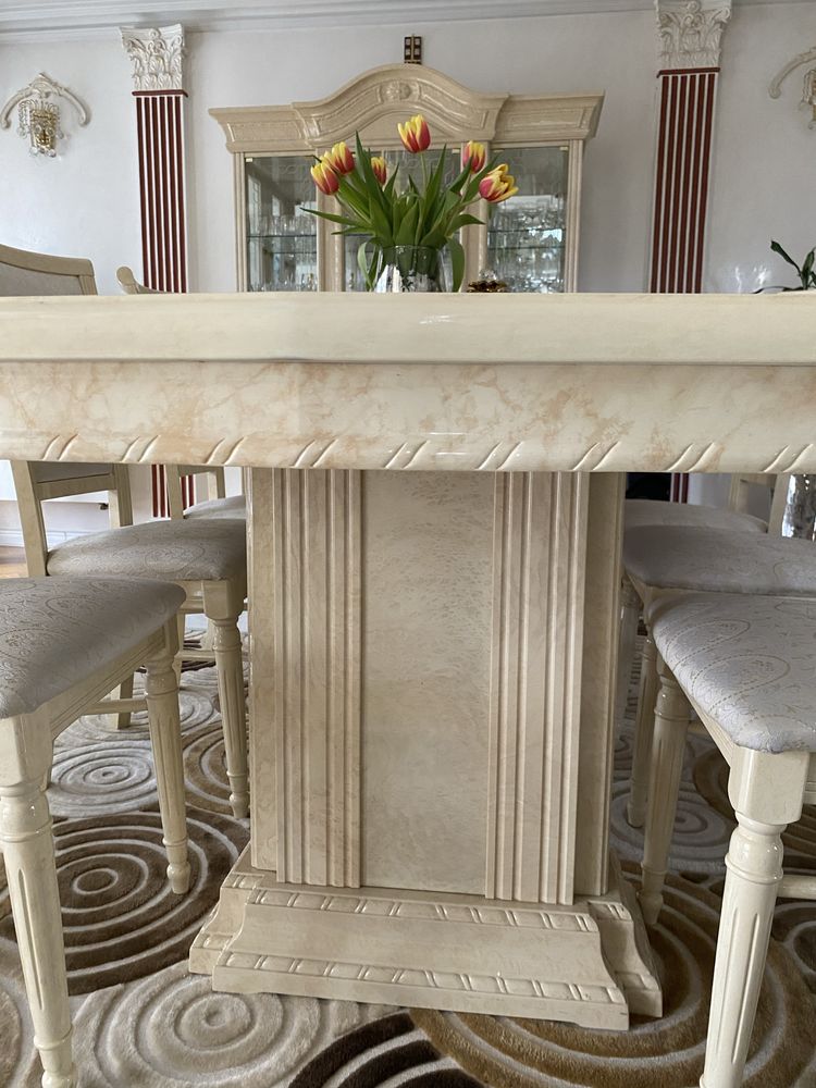 Stół rozkładany w stylu włoskim