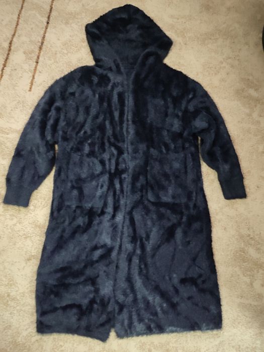 Жіноча накідка  з капюшоном