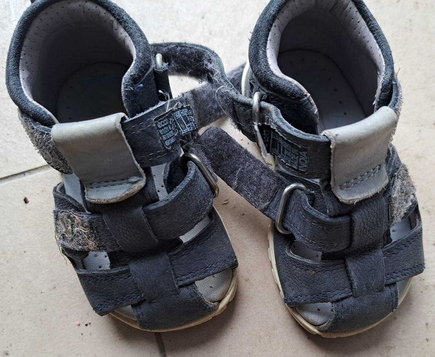Ecco Sandały zamknięte MINI STRIDE rozmiar 19