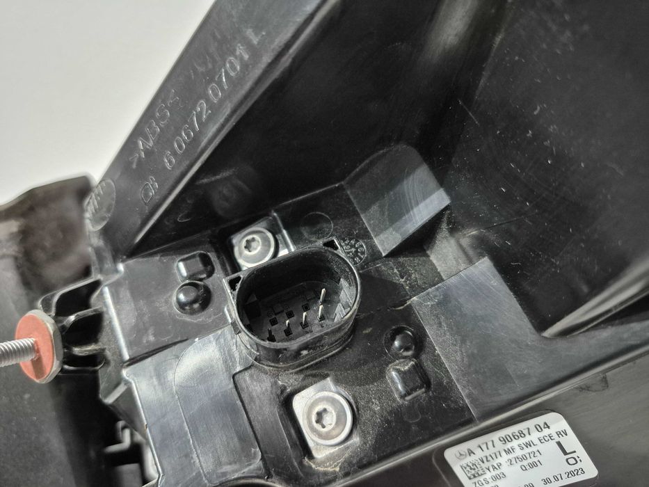 Mercedes Klasa A W177 Sedan 22- Lift Lampa lewa tył FULL LED EU 5PIN