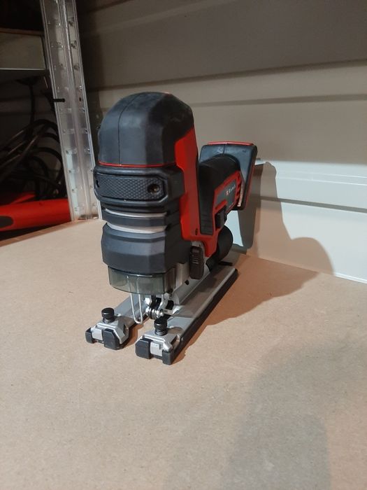 Wyrzynarka akumulatorowa Einhell Professional TP-JST 18/135 Li BL