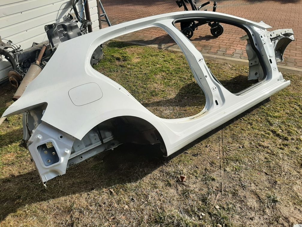 Renault Megane IV dv369 blotnik prawy lewy tyl prog slupek
