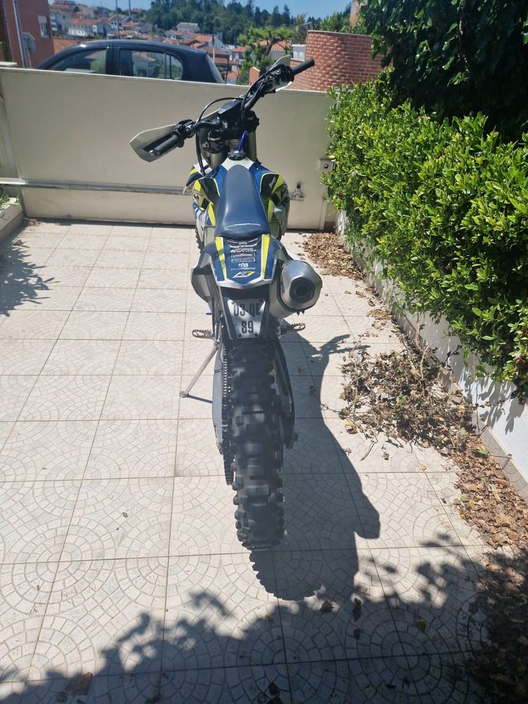 HUSQVARNA FE 250
