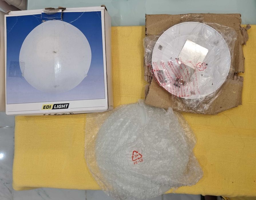 Candeeiro de Parede em bom estado