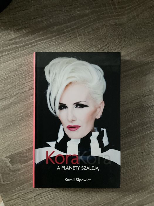 Kora kora a plamety szaleją