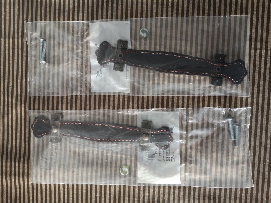 Puxador móvel dourado