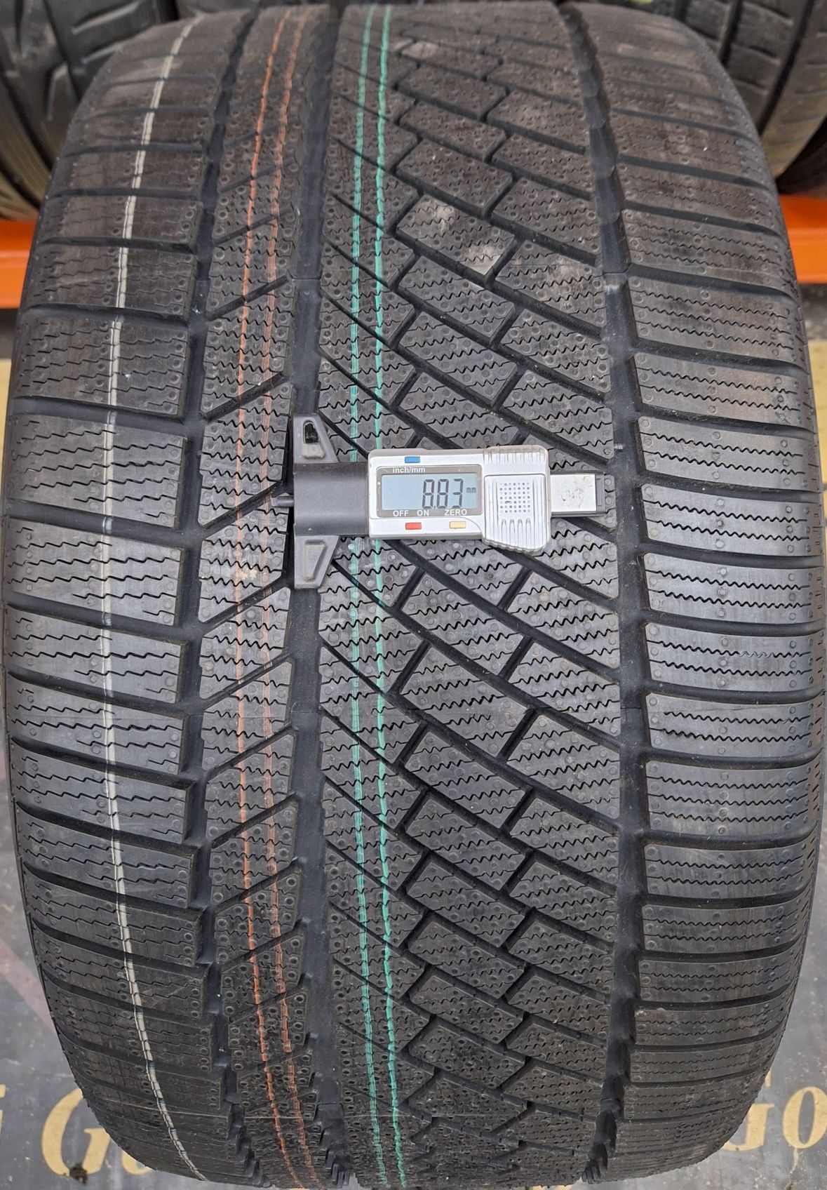 Opona 295 35 R 19 104W Continental ContiWinterContact TS830P