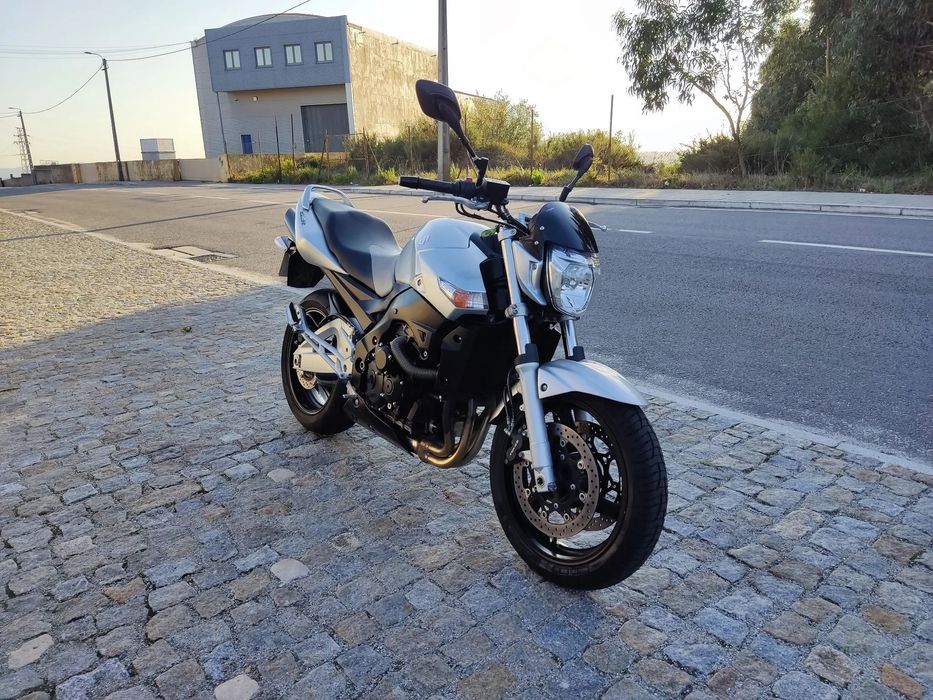 Suzuki GSR