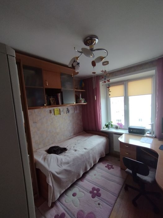 Продається чудова 4кімнатна квартира на Поділлі.