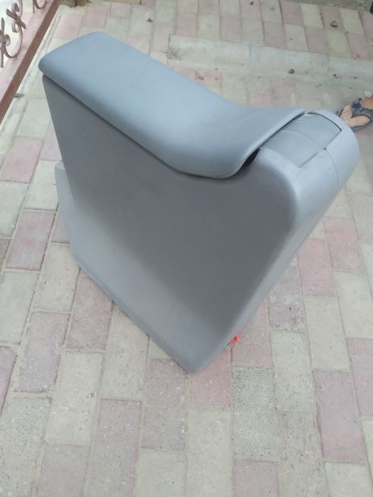 Стіл автомобільний