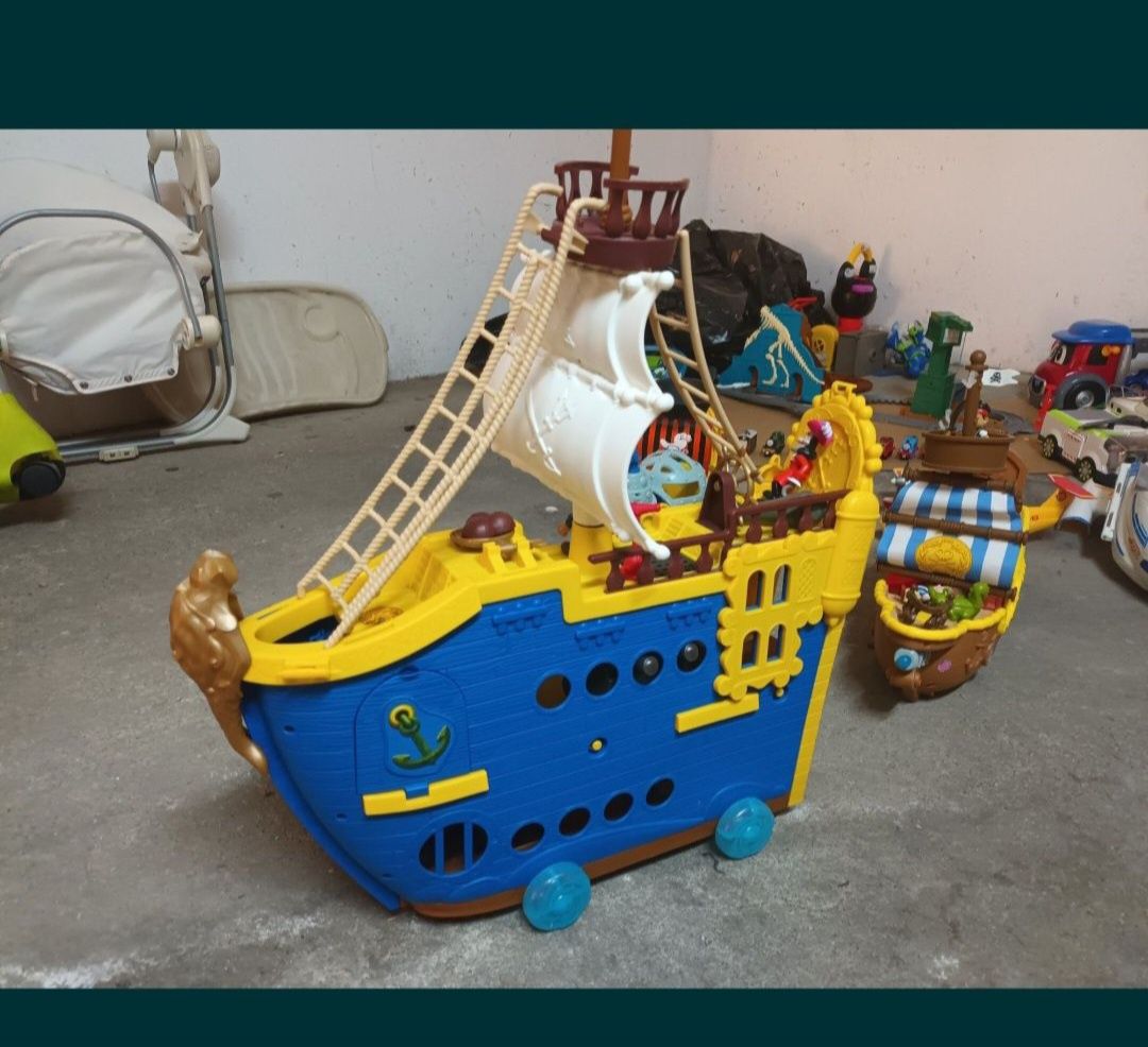 Brinquedos em ótimo estado