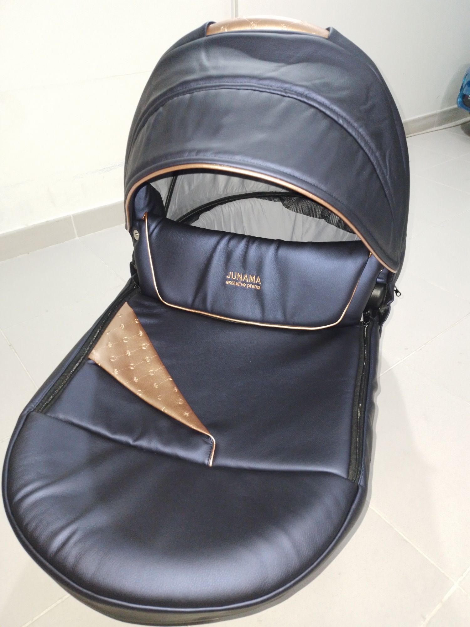 Carro de bebe JUNAMA com alcofa