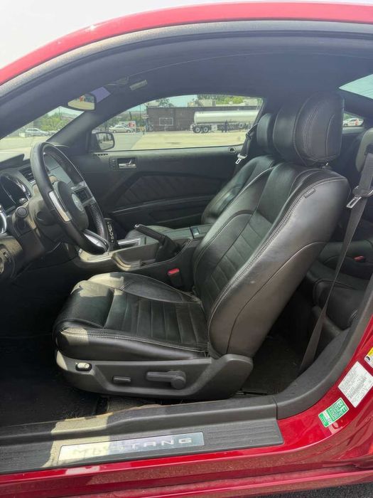 Ford Mustang GT Premium      2014