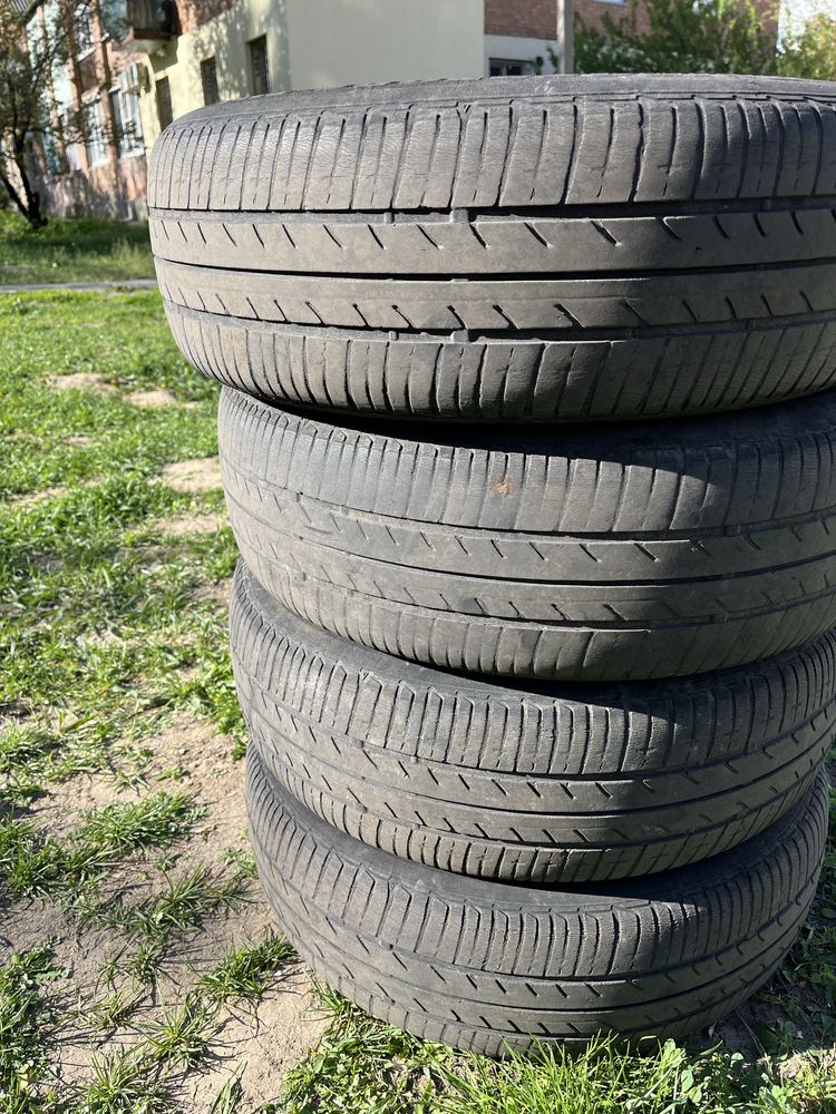 Продам зимнюю рнзину на авто R-15