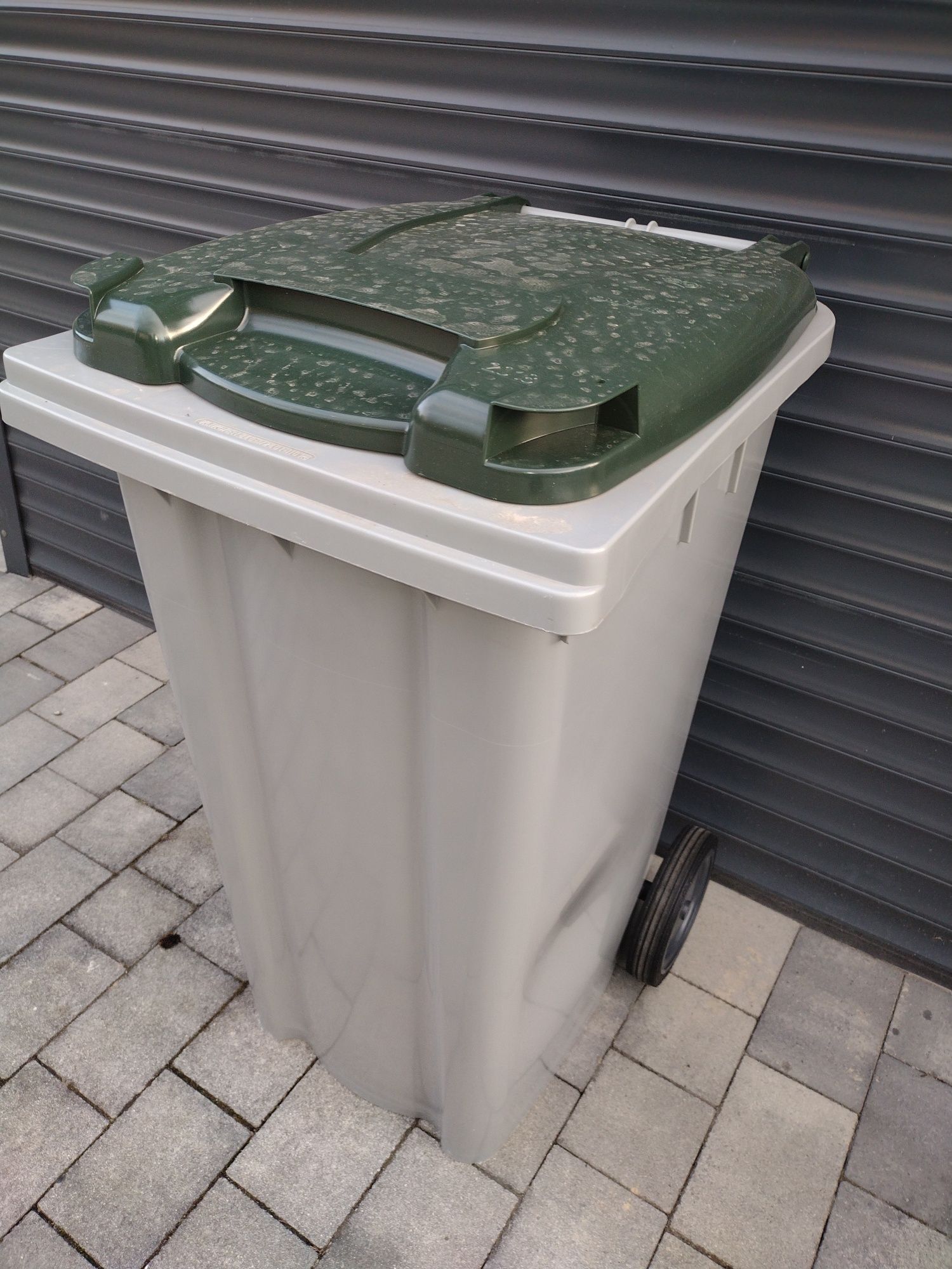 Pojemniki na odpady kosz 240 l