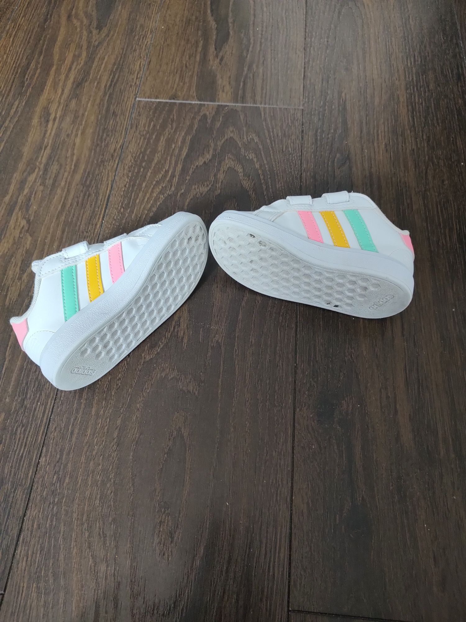 Buty Adidas dla dziewczynki 25 r