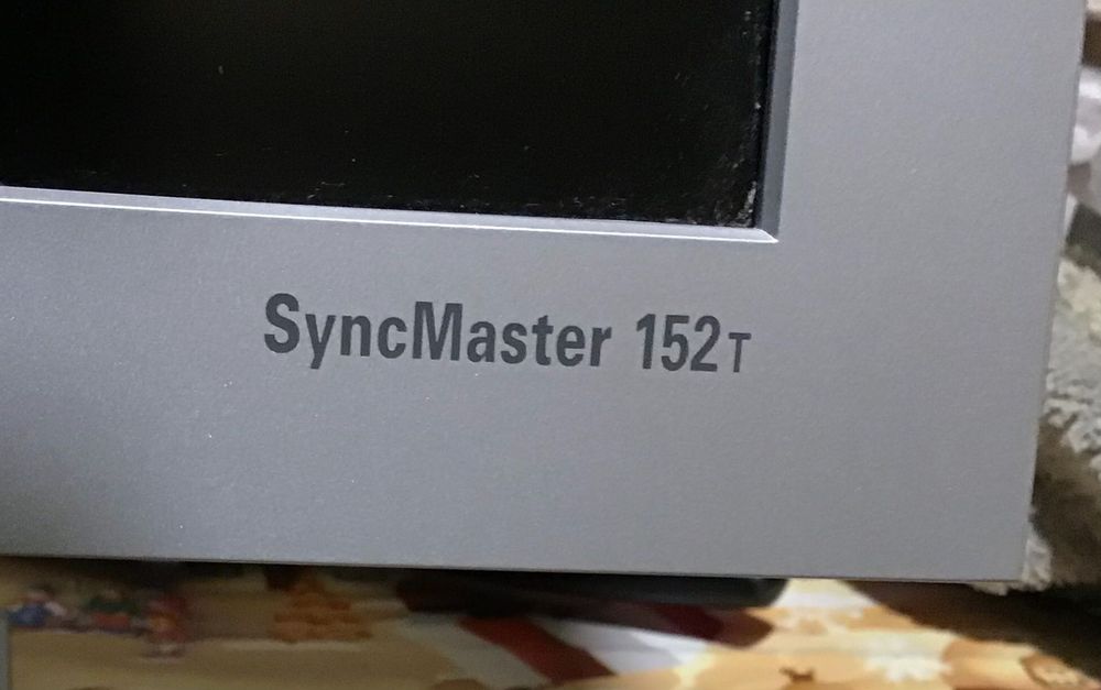 монитор фирмы Samsung