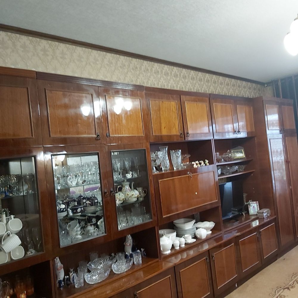 Продам шафу, сервант. 4.5 м.