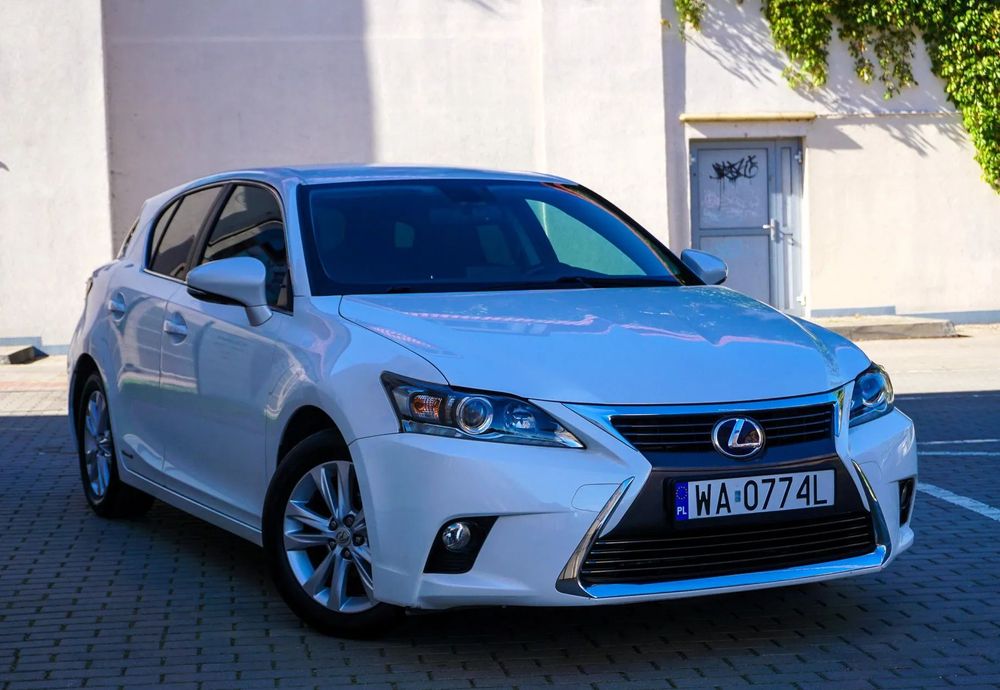 Lexus CT 1.8H 136Km Serwis ASO Navi Facelift Kamera  !!!