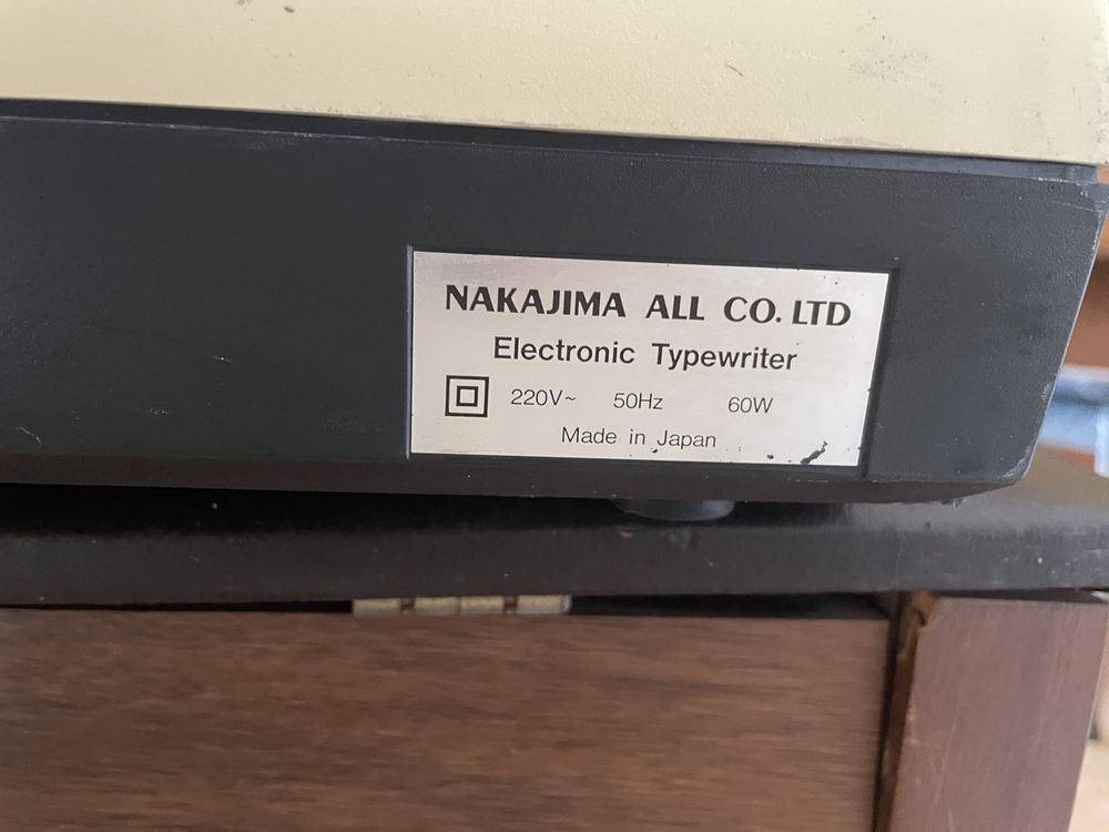 Máquina de Escrever Elétrica Nakajima All