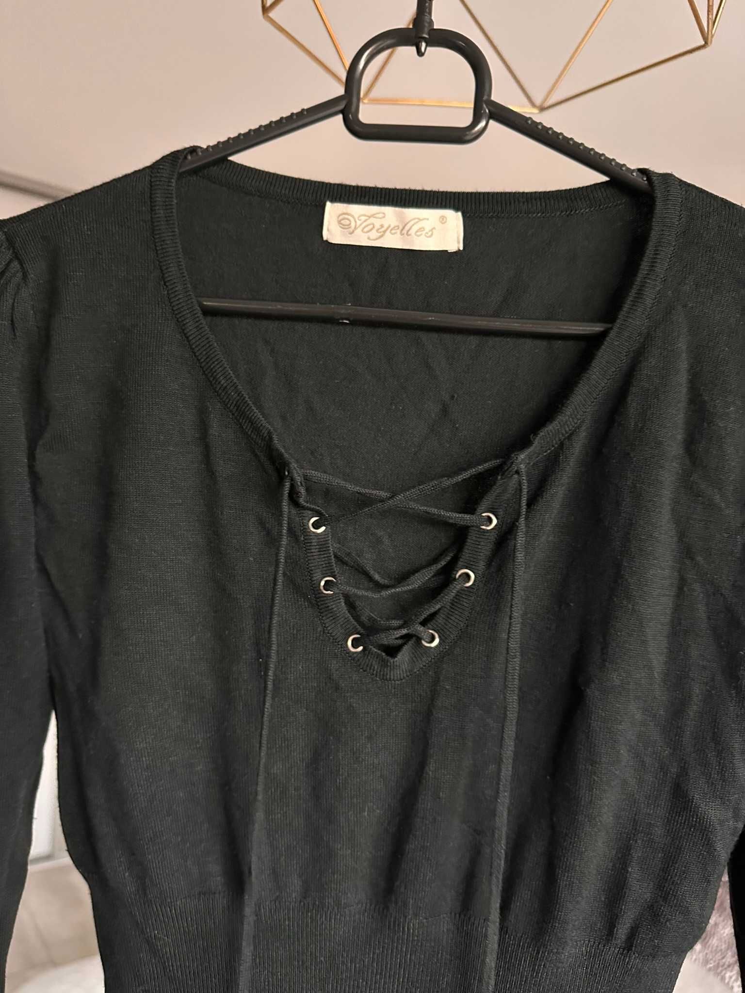 Czarny bawełniany taliowany sweterek z wiązaniem