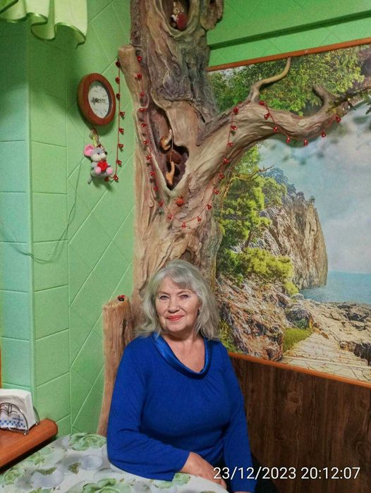 Предлагаю услуги няни, уход за пожилыми людьми(с проживанием)