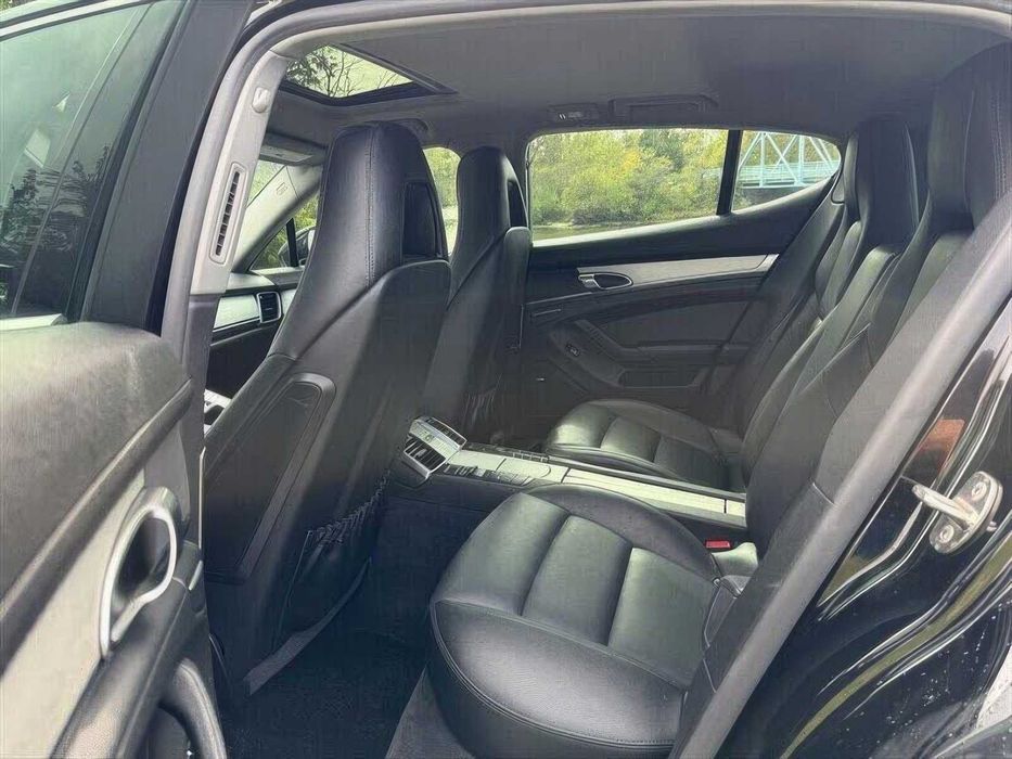 Porsche Panamera      2014