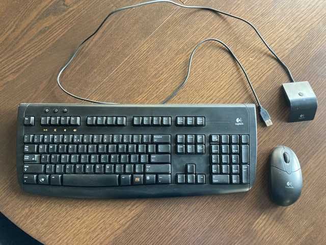 Biurko + Klawiatura + mysz Logitech Deluxe 660 + fotel