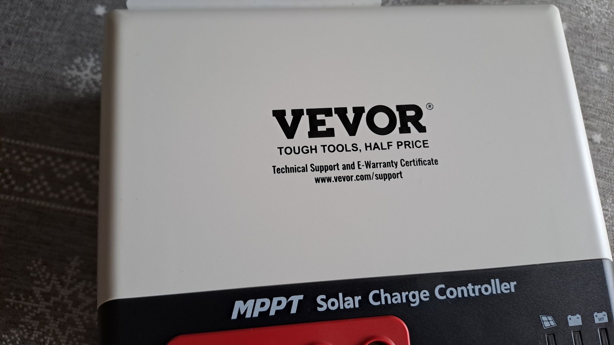 Regulator Ładowania Słonecznego ABS + PC 50A 100V  marki VEVOR