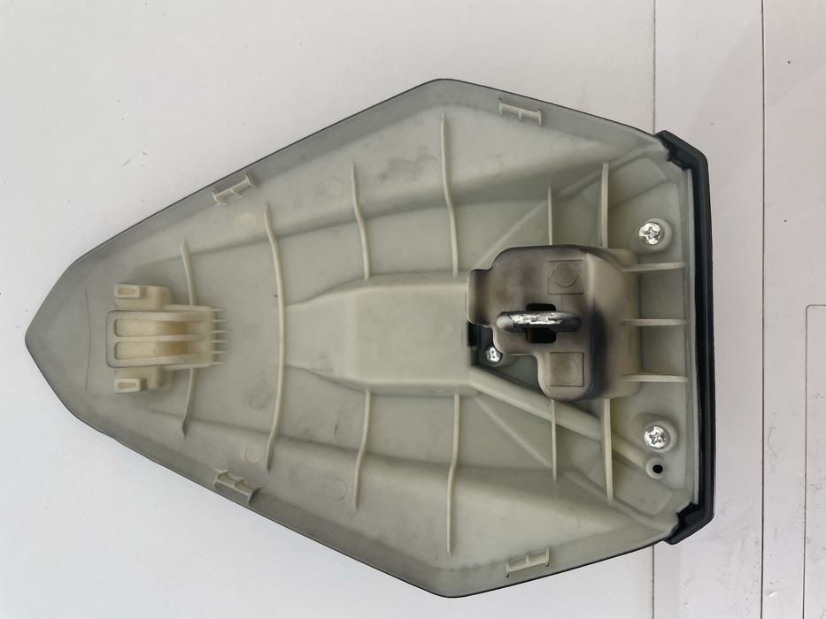 Tampa acento traseiro Honda CBR100RR-R